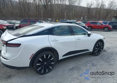 2025 Toyota Crown Platinum из США, поврежденный, VIN JTDAFAAF3S3012687